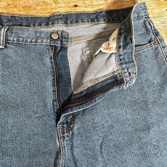 LEVI'S 505 REGULAR STRAIGHT FIT CASUAL CLASSIC EVERYDAY WEAR DENIM SHORTS SZ. 42 - Picture 4 of 5